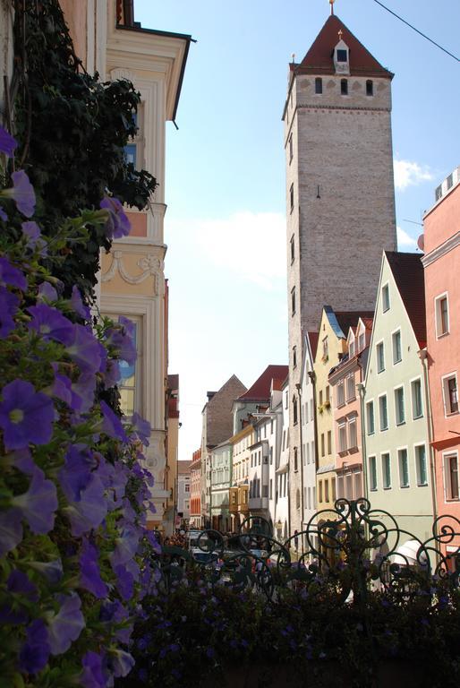 Hotel Orphee - Kleines Haus Regensburg Bagian luar foto